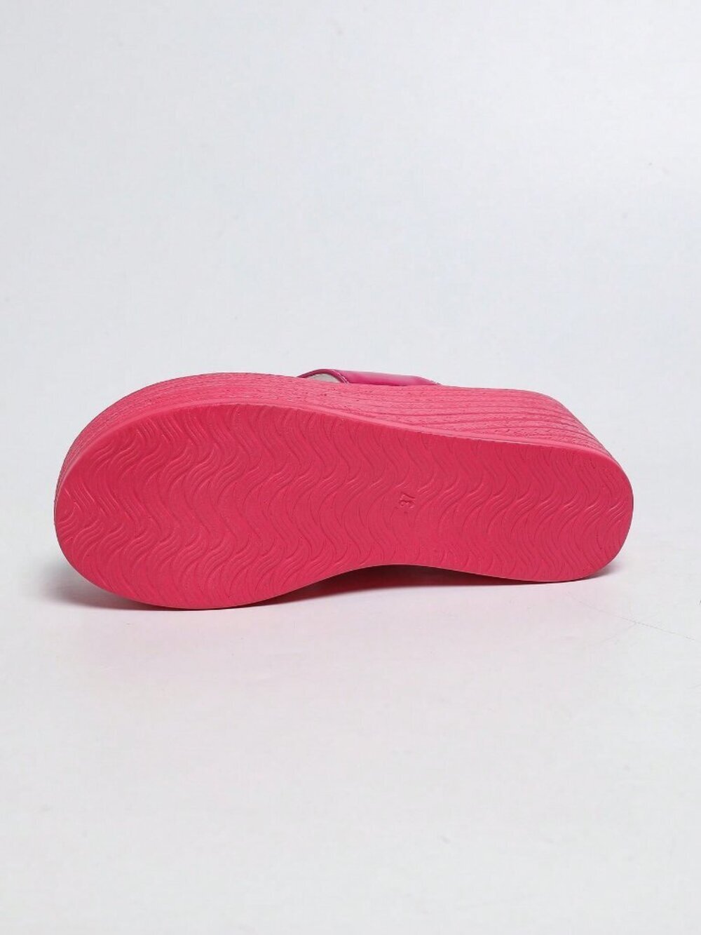 Hot Pink Fashionable Women's Thong Platform Sandals - Picture 9 of 9